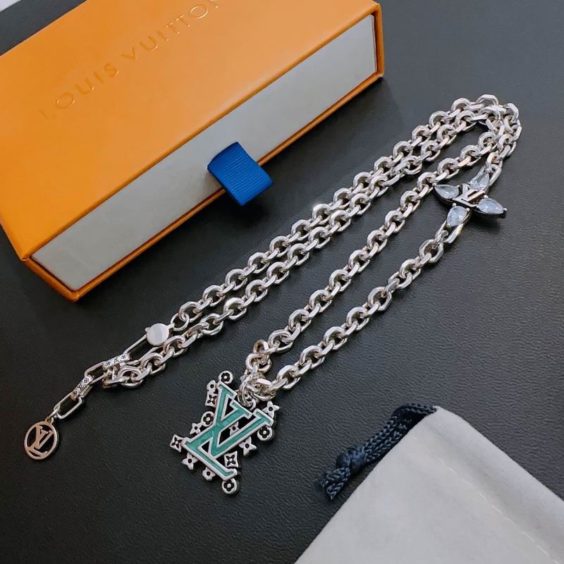 LV Necklace 03lyr540